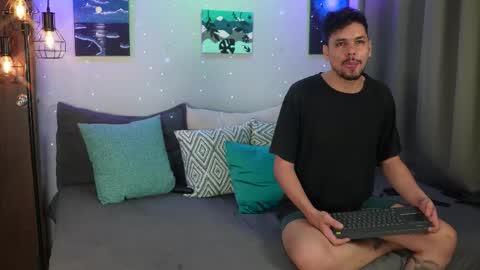 Snapshot of cleoanubis_ chatting on 11.11.25 Girl Juliana and Federico online show from 11.11.25