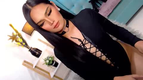 Snapshot of cleofex chatting on 10.21.25 Cleo online show from 10.21.25