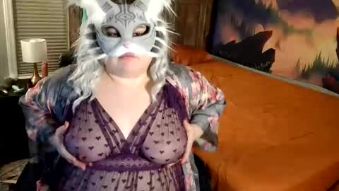 Snapshot of cleothedesertkitten chatting on 12.23.25 Cleo the Desert Kitten online show from 12.23.25