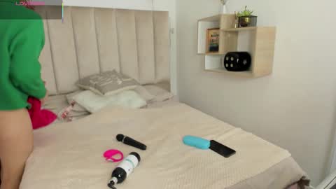 Snapshot of clhoe_johnson_ chatting on 09.09.25 clhoe_johnson_ online show from 09.09.25