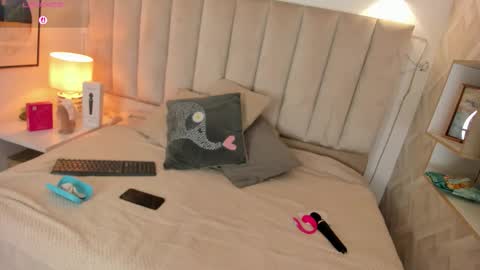 Snapshot of clhoe_johnson_ chatting on 10.25.25 clhoe_johnson_ online show from 10.25.25