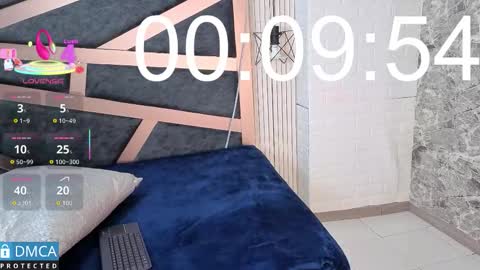 Snapshot of clhoee_ chatting on 11.05.25 Clhoe online show from 11.05.25