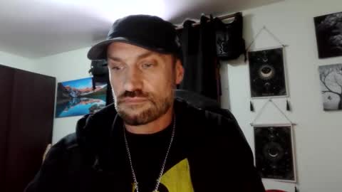 Snapshot of clintwood12 chatting on 11.12.25 chad online show from 11.12.25