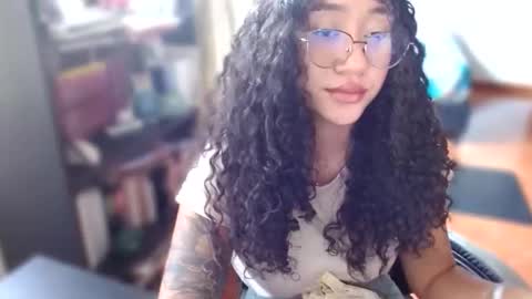 Snapshot of clitia_xx chatting on 05.11.26 Clitia online show from 05.11.26
