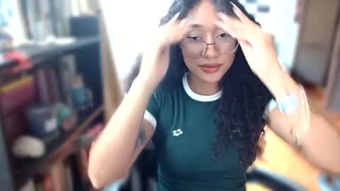 Snapshot of clitia_xx chatting on 06.16.26 Clitia online show from 06.16.26