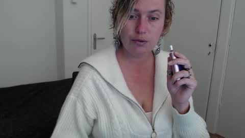 Snapshot of clittytastic chatting on 10.13.25 Syl online show from 10.13.25