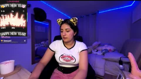 cloe small online show from 10.24.25