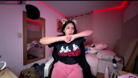 cloe small online show from 10.25.25