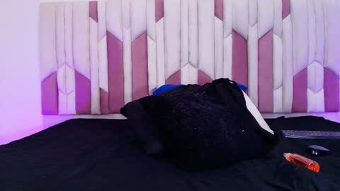 Snapshot of cloe_stanfort chatting on 10.31.25 Cloe Stanfort online show from 10.31.25