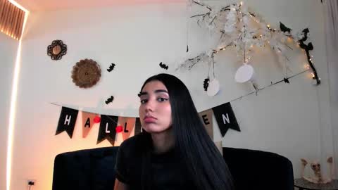 CLOE  online show from 10.14.25