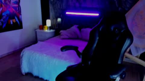 Cloe  online show from 10.16.25