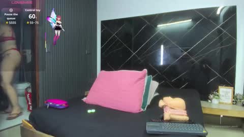 Snapshot of cloee_rabbyt chatting on 10.07.25 CLOE online show from 10.07.25