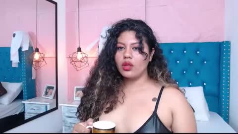 Snapshot of cloestron chatting on 10.08.25 Cloe Stron online show from 10.08.25