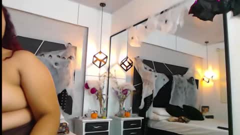 Snapshot of cloestron chatting on 10.21.25 Cloe Stron online show from 10.21.25