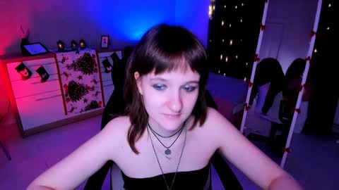 Snapshot of clover_red chatting on 12.26.24 Clover follow me online show from 12.26.24