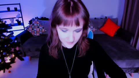 Snapshot of clover_red chatting on 01.02.25 Clover follow me online show from 01.02.25