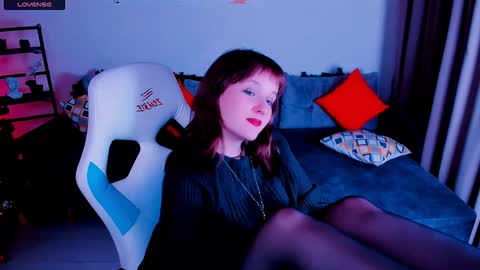 Snapshot of clover_red chatting on 01.03.25 Clover follow me online show from 01.03.25