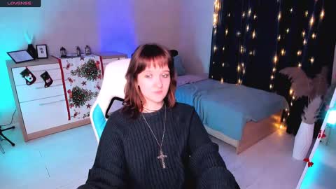 Snapshot of clover_red chatting on 01.13.25 Clover follow me online show from 01.13.25
