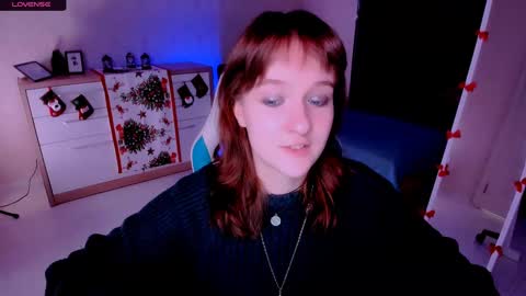 Snapshot of clover_red chatting on 01.19.25 Clover follow me online show from 01.19.25