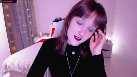 Snapshot of clover_red chatting on 01.21.25 Clover follow me online show from 01.21.25