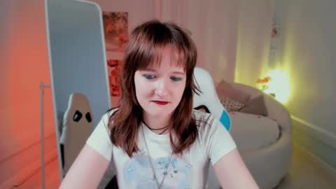 Snapshot of clover_red chatting on 02.18.25 Clover follow me online show from 02.18.25