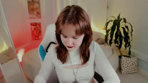 Snapshot of clover_red chatting on 02.23.25 Clover follow me online show from 02.23.25