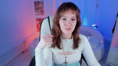 Snapshot of clover_red chatting on 03.04.25 Clover follow me online show from 03.04.25