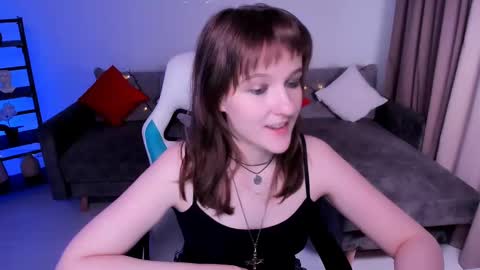 Snapshot of clover_red chatting on 03.12.25 Clover follow me online show from 03.12.25