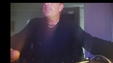 Snapshot of clubkes chatting on 02.21.25 clubkes online show from 02.21.25