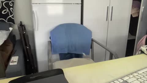 Snapshot of coach_karl chatting on 10.25.25 Coach Karl Porn Star Tip me all the way to my next trip online show from 10.25.25