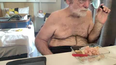 Snapshot of coach_karl chatting on 01.18.26 Coach Karl Porn Star Tip me all the way to my next trip online show from 01.18.26