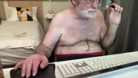 Snapshot of coach_karl chatting on 02.07.26 Coach Karl Porn Star Tip me all the way to my next trip online show from 02.07.26