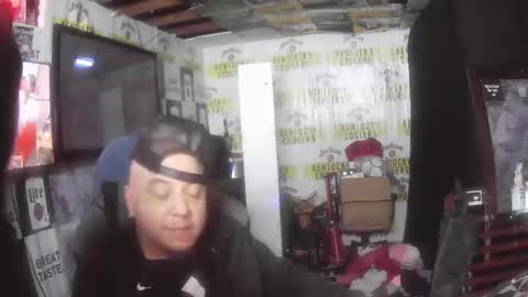 Snapshot of cock_n_creamz_n_wet_dreamz chatting on 01.01.25 COCK N CREAMZ WET DREAMZ online show from 01.01.25