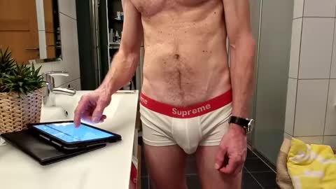 Snapshot of cockvantage chatting on 12.16.24 Cockvantage online show from 12.16.24