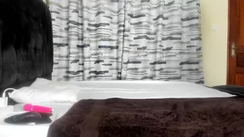 coco_leila online show from 02.10.25