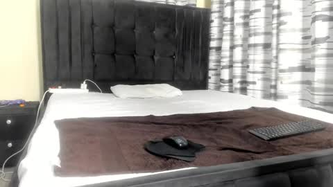 coco_leila online show from 02.18.25