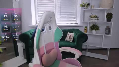 Snapshot of cocoa_sins chatting on 10.15.25 Olivia online show from 10.15.25