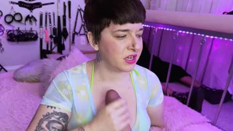 Coco Deville online show from 03.11.25