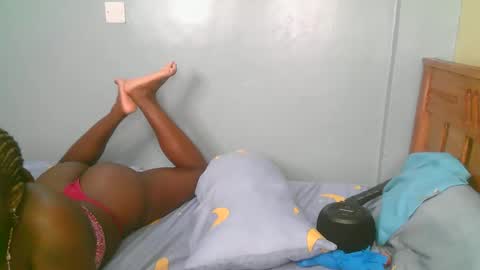 Snapshot of cocolatti1 chatting on 12.14.25 coco online show from 12.14.25