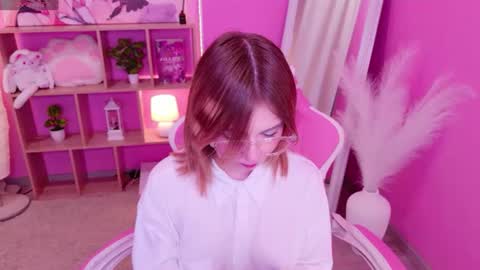 Snapshot of coconut_mia chatting on 06.28.26 Mia online show from 06.28.26
