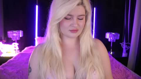 Snapshot of cocosecretss chatting on 12.08.24 onlyfans amyleyy online show from 12.08.24