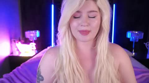 Snapshot of cocosecretss chatting on 12.09.24 onlyfans amyleyy online show from 12.09.24