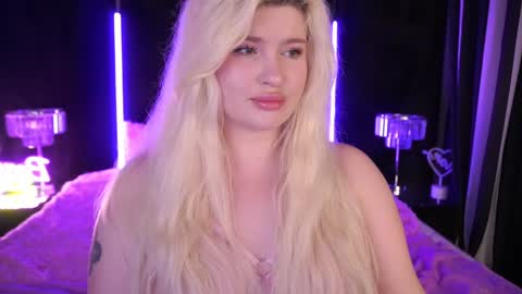 Snapshot of cocosecretss chatting on 12.13.24 onlyfans amyleyy online show from 12.13.24