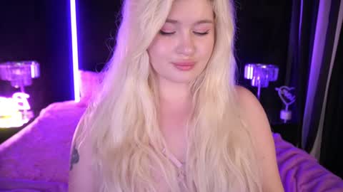Snapshot of cocosecretss chatting on 12.13.24 onlyfans amyleyy online show from 12.13.24
