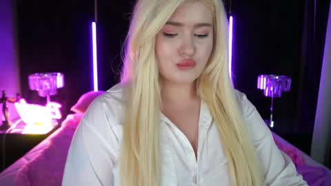 Snapshot of cocosecretss chatting on 12.17.24 onlyfans amyleyy online show from 12.17.24