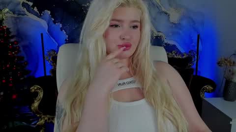Snapshot of cocosecretss chatting on 12.21.24 onlyfans amyleyy online show from 12.21.24
