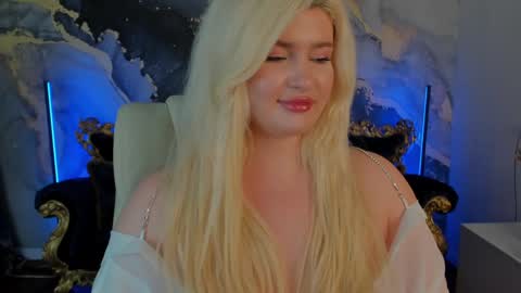 Snapshot of cocosecretss chatting on 02.05.25 onlyfans amyleyy online show from 02.05.25