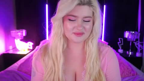 Snapshot of cocosecretss chatting on 02.10.25 onlyfans amyleyy online show from 02.10.25