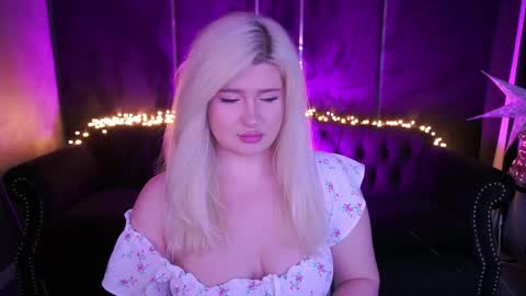 Snapshot of cocosecretss chatting on 04.24.26 onlyfans amyleyy online show from 04.24.26