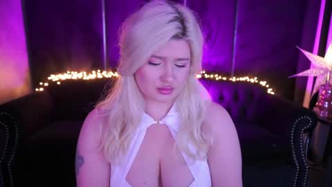Snapshot of cocosecretss chatting on 04.29.26 onlyfans amyleyy online show from 04.29.26